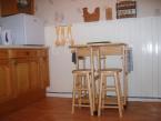 The well-equipped kitchen
