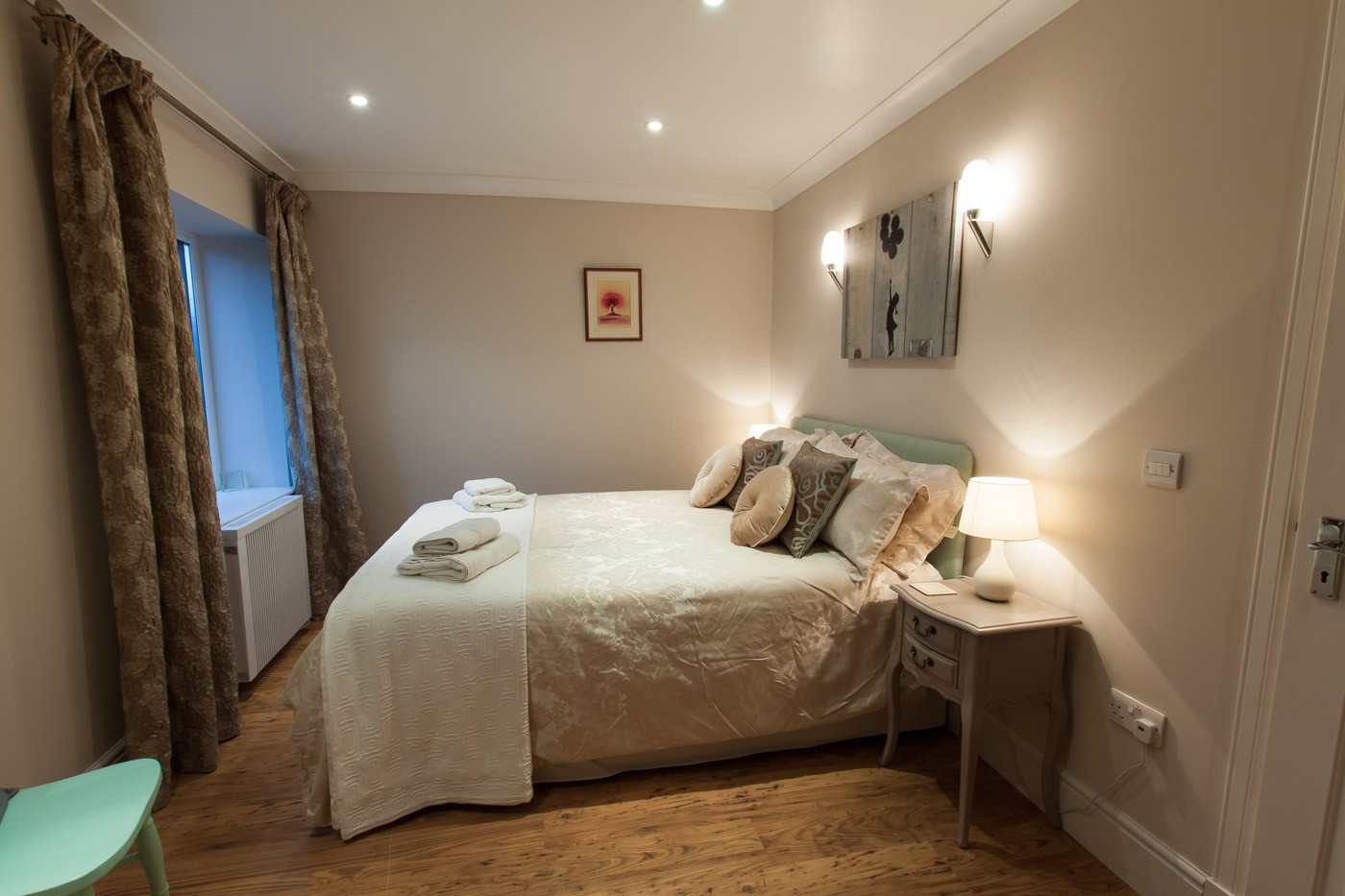 Double bedroom with window.