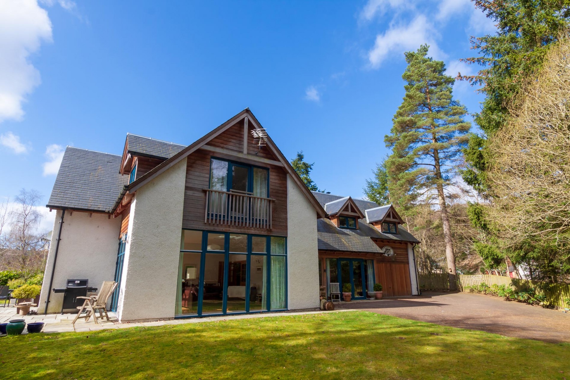 Glenardle Lodge holiday cottage in Rural Perthshire
